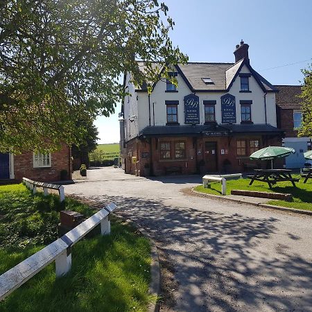 The Blue Bell Inn Weaverthorpe Exterior photo